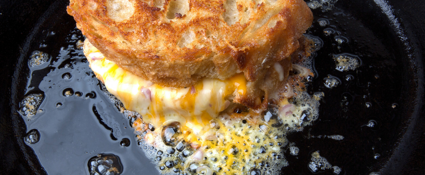 grilled cheese sandwich with roast beef grilled cheese sandwich with roast beef